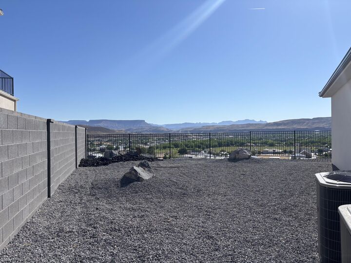 Property Photo: 2054 W 320 S UT 84737