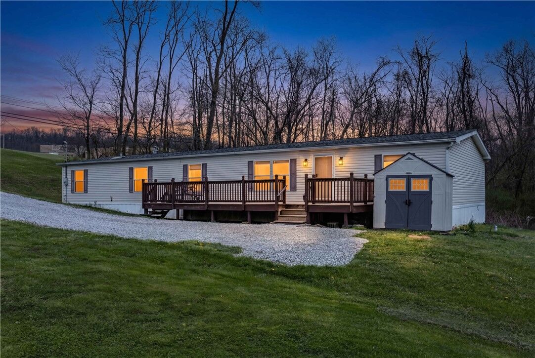 Property Photo: 839 Bovard Luxor Rd PA 15601