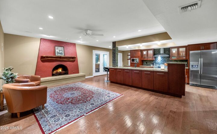Property Photo:  2501 E Yucca Street  AZ 85028 