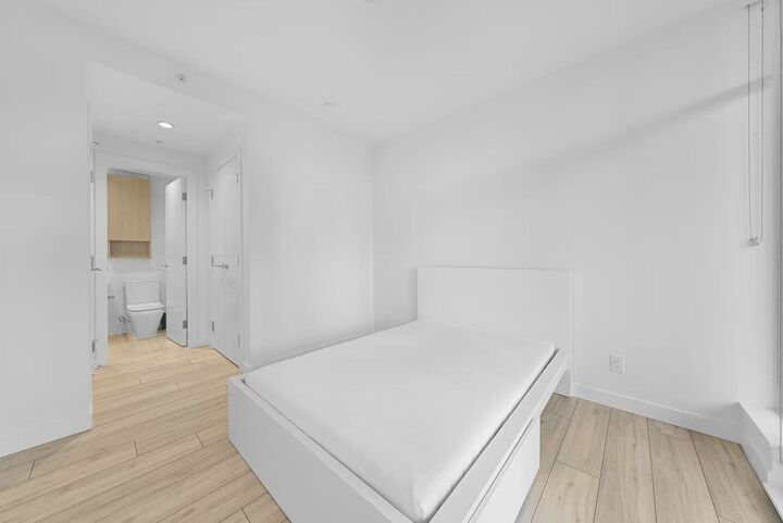 Property Photo:  6080 McKey Ave The 4th Floor  BC V5H 0J4 