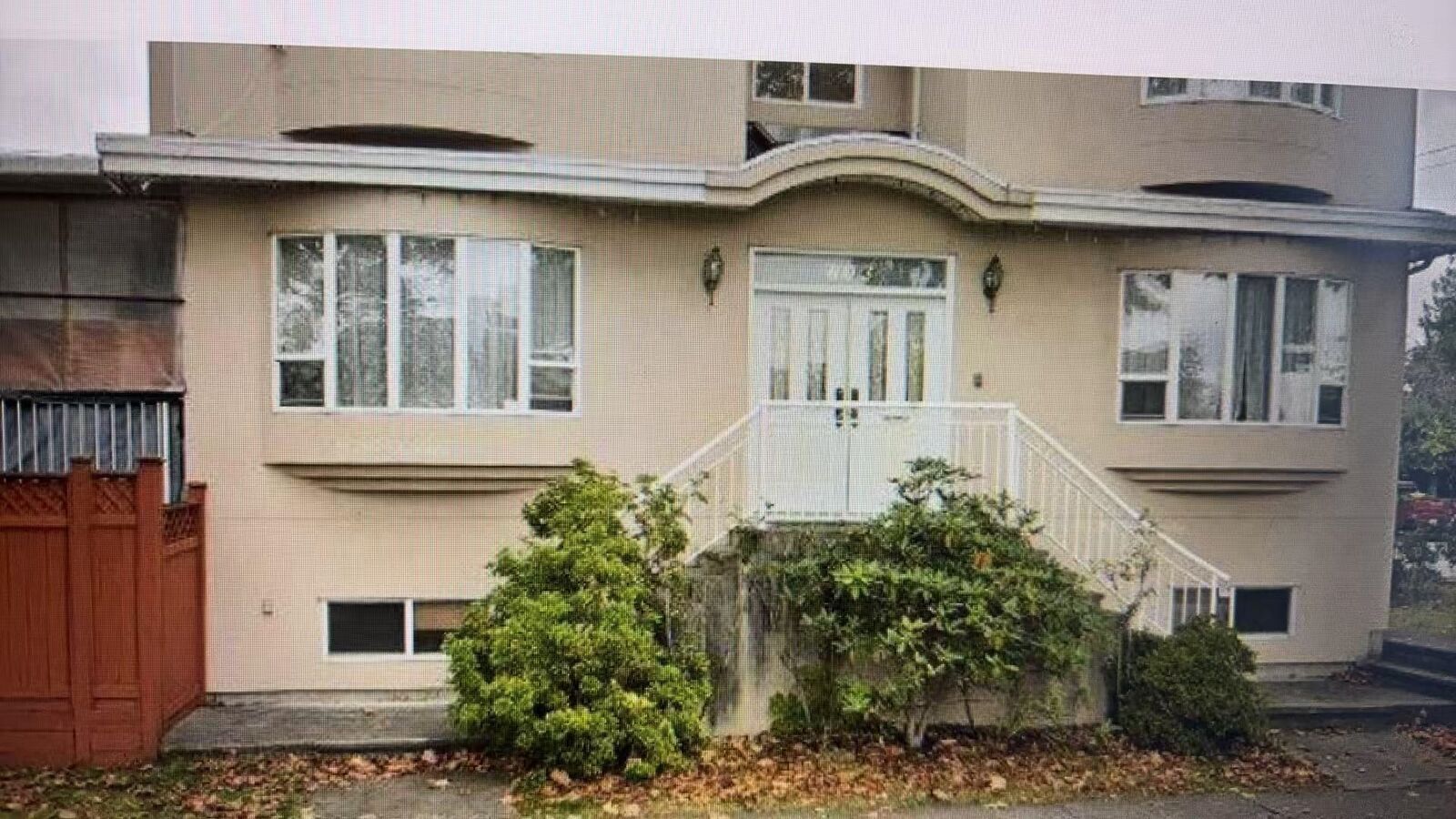 Property Photo:  8xx W 60th Ave Upper Stair  BC V6P 2A2 