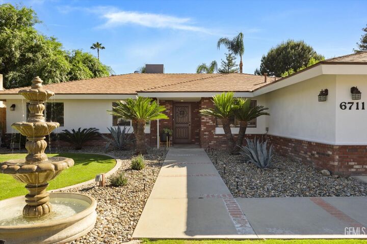 Property Photo:  6711 Columbia Lane  CA 93309 