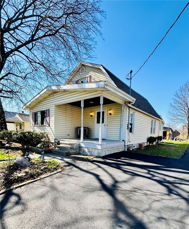 Property Photo:  406 Cleveland Street  NY 14903 