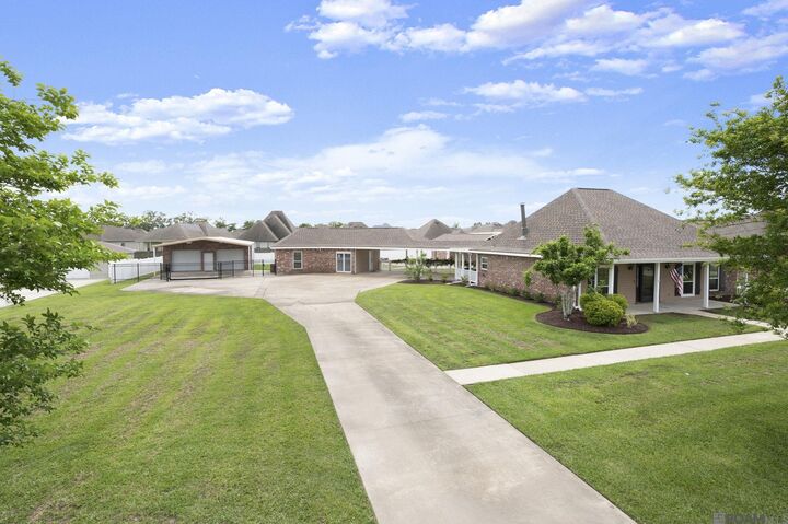 Property Photo:  40157 Parker Rd  LA 70769 