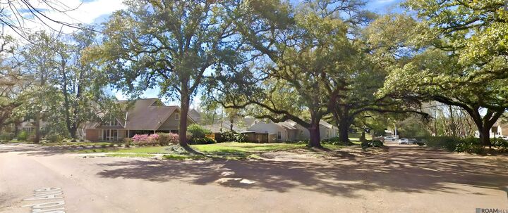 Property Photo:  122 Lsu Ave  LA 70808 
