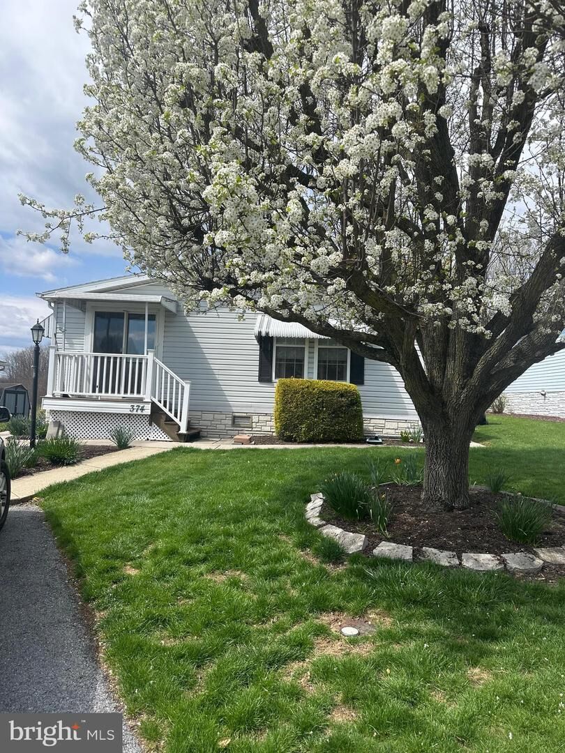 Property Photo:  374 W Cedar Street  PA 17078 