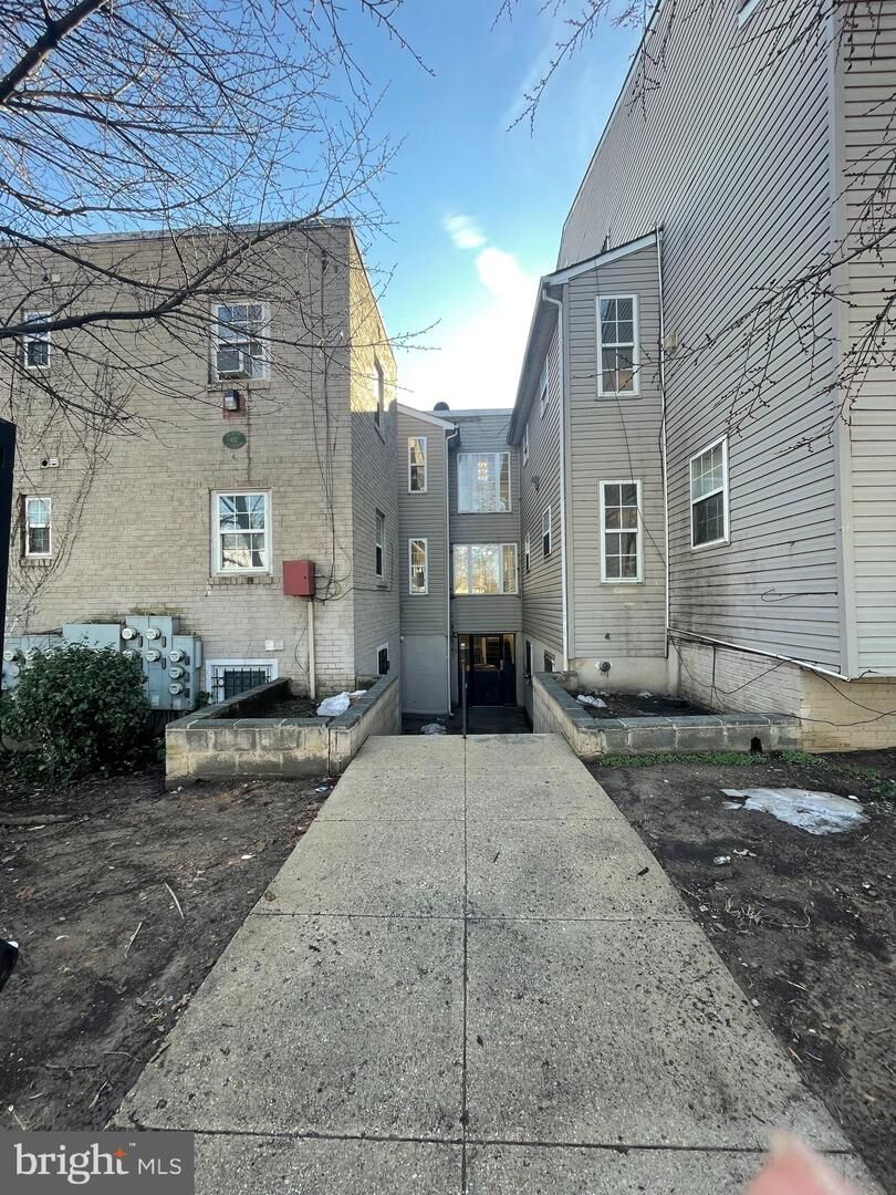 Property Photo:  612 Eastern Avenue NE C02  DC 20019 