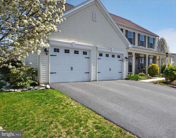 Property Photo: 13 Blue Jay Way PA 17003