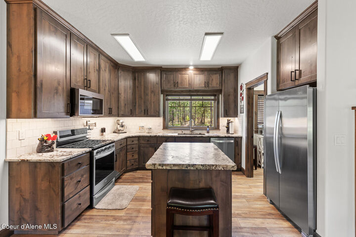 Property Photo:  545 Peacock Ln  ID 83869 