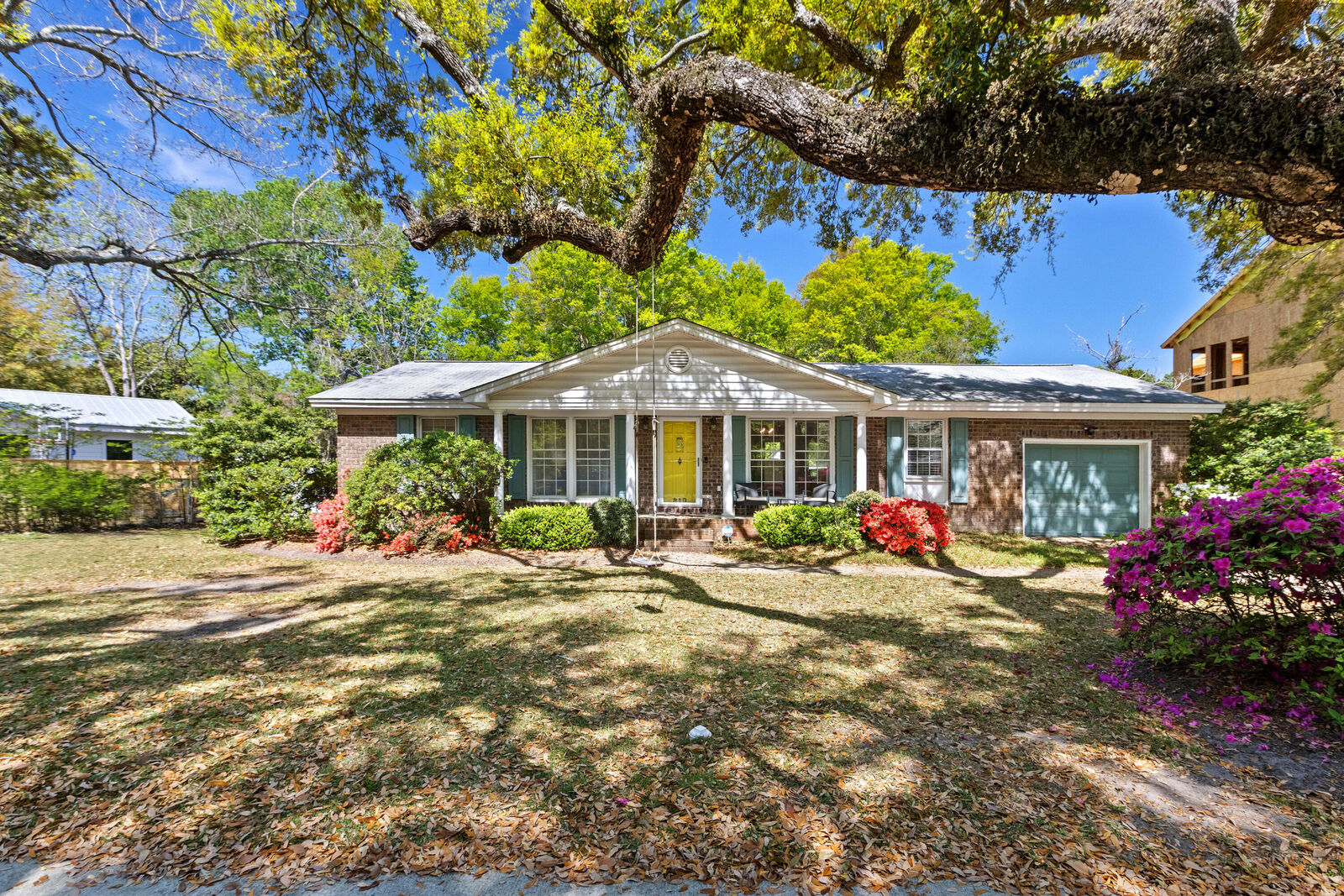 Property Photo:  810 McCants Drive  SC 29464 