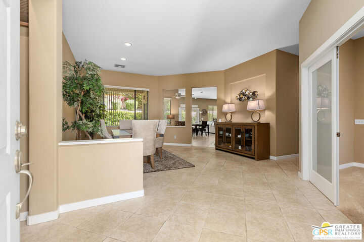 Property Photo:  9 San Marino Cir  CA 92270 