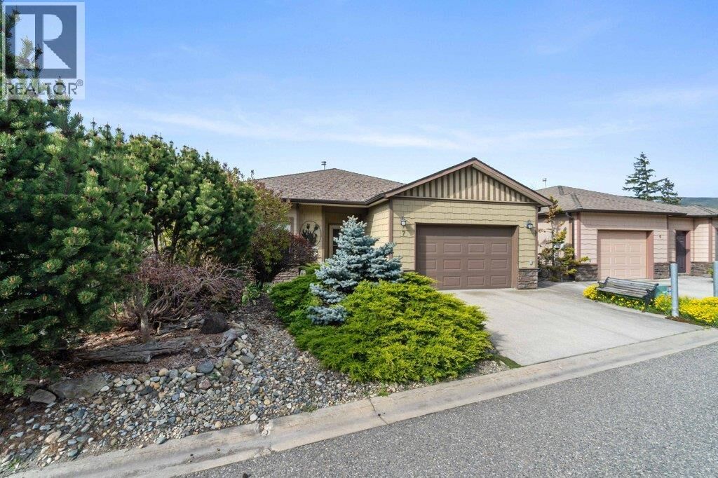 Property Photo: 881 16 Street Northeast 7 BC V1E 3L5