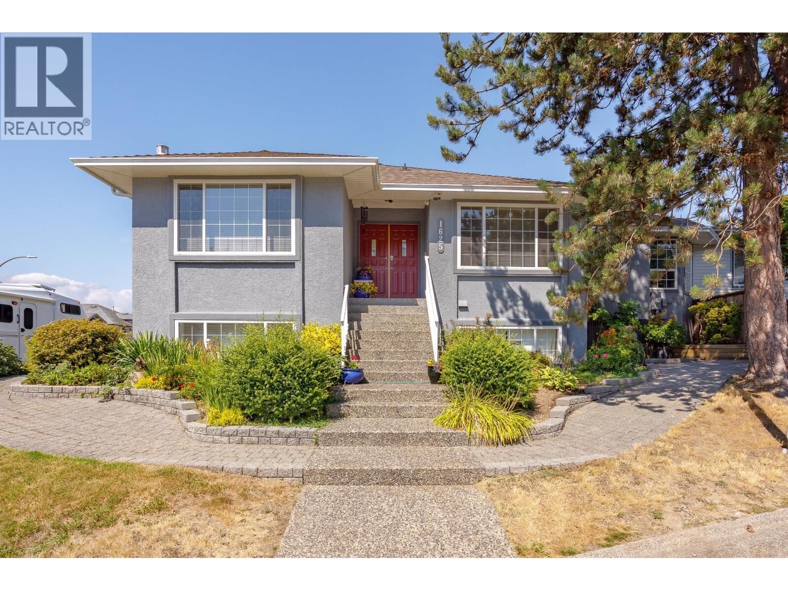 Property Photo:  1625 McHugh Close  BC V3C 6E1 