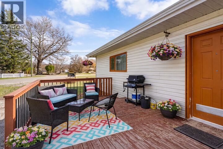 Photo de la propriété:  2498 Chapman Street  BC V1K 1J7 