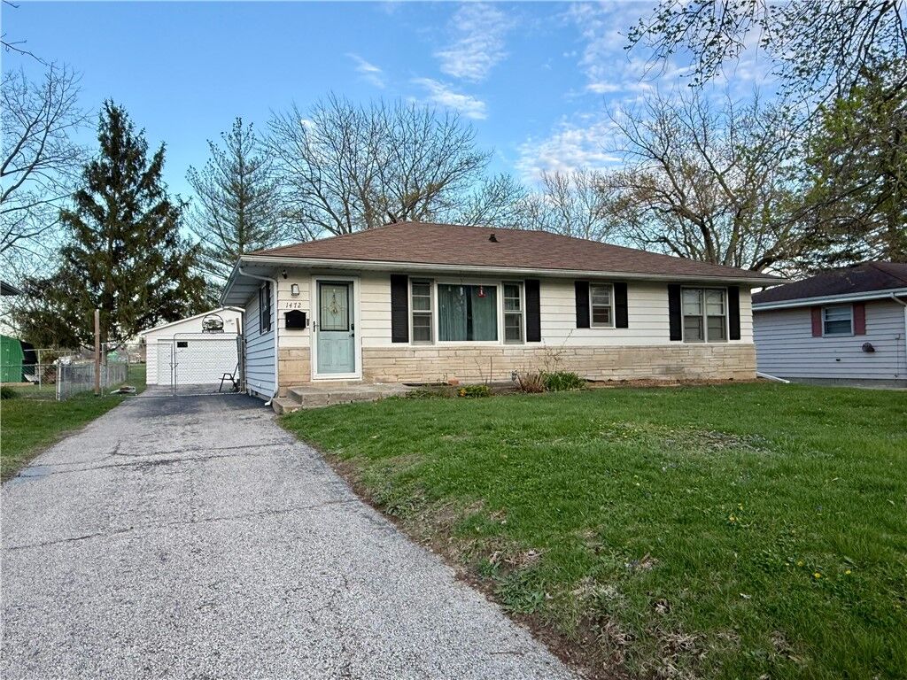 Property Photo: 1472 N Foster Avenue IL 62526