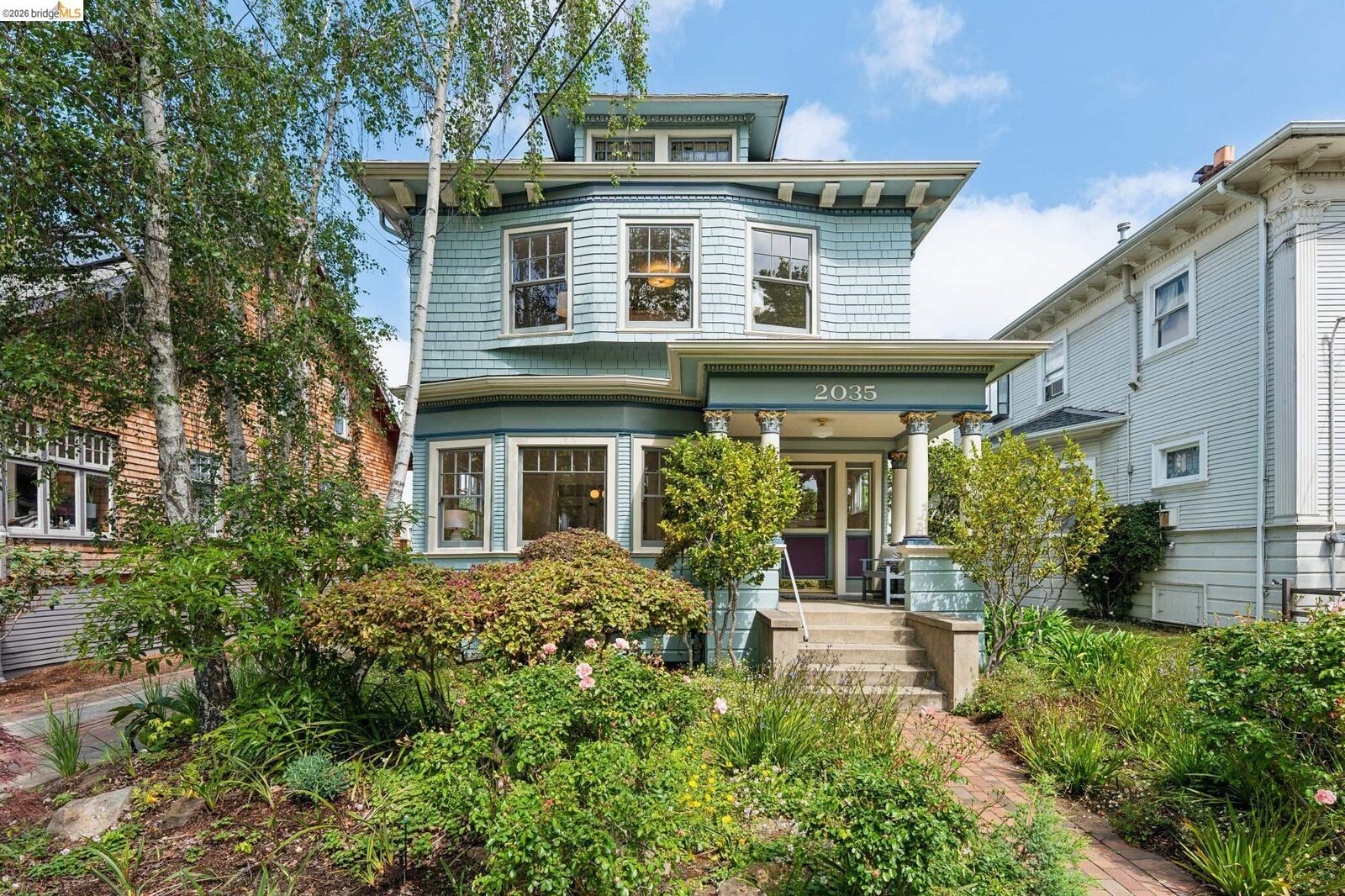 Property Photo: 2035 Francisco St CA 94709