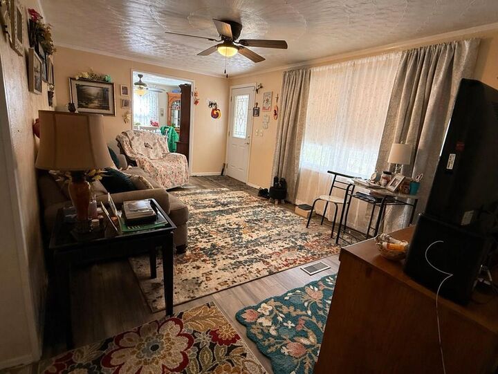 Property Photo:  1025 Greasy Creek Road  KY 41562 
