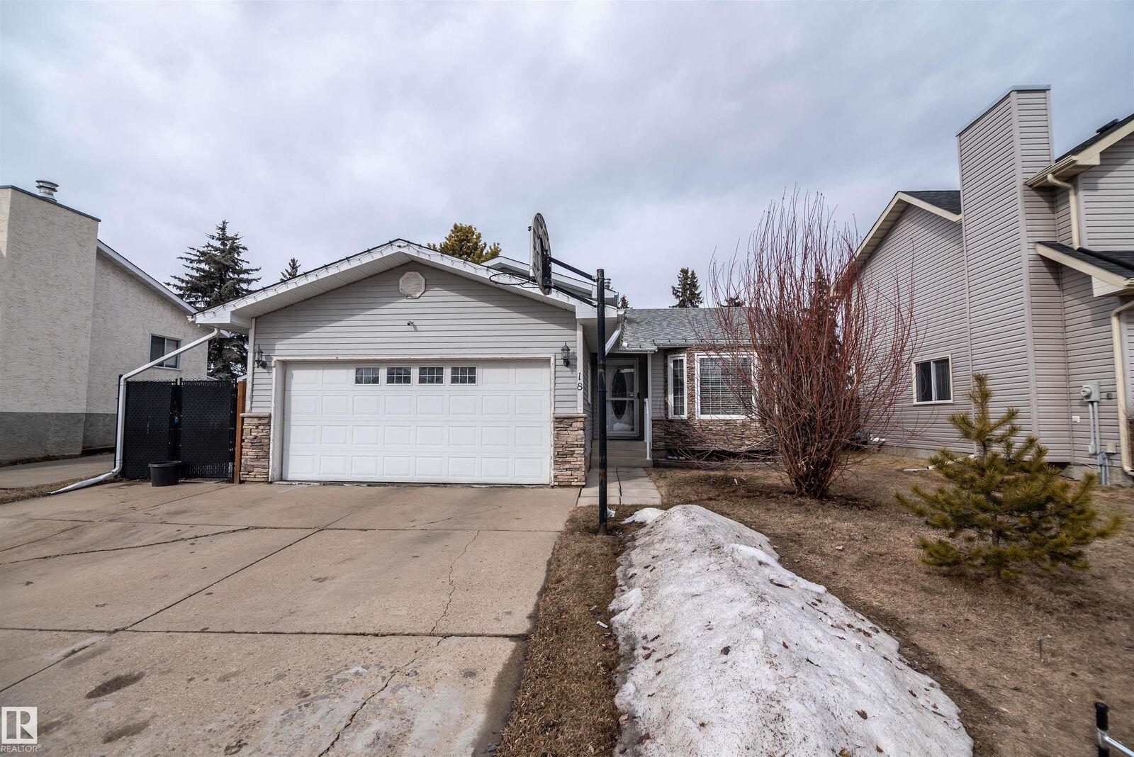 Property Photo:  18 Mathias Avenue  AB T7X 2S2 