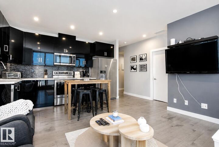 Property Photo:  10238 103 Street NW 2003  AB T5J 0G6 
