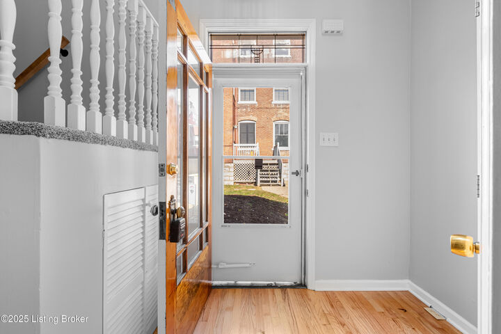 Property Photo:  1128 Cherokee Rd Apt 1A  KY 40204 