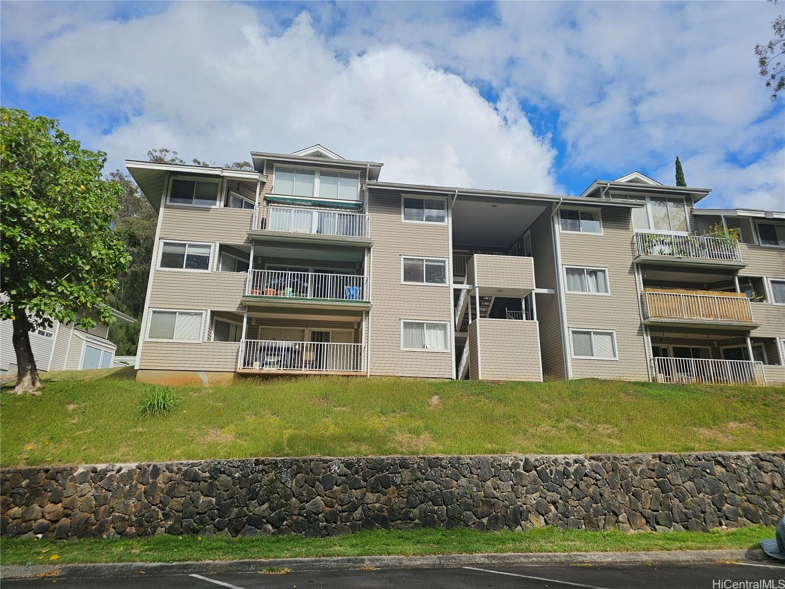 Property Photo:  95-270 Waikalani Drive L304  HI 96789 