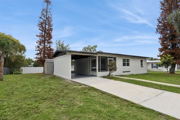 Property Photo: 1157 Hampshire Avenue FL 32725