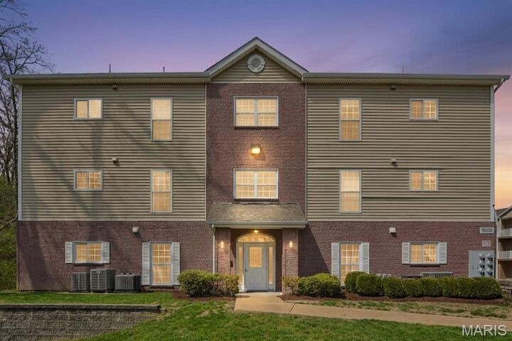 Property Photo:  1608 Westport Cove Lane I  MO 63146 