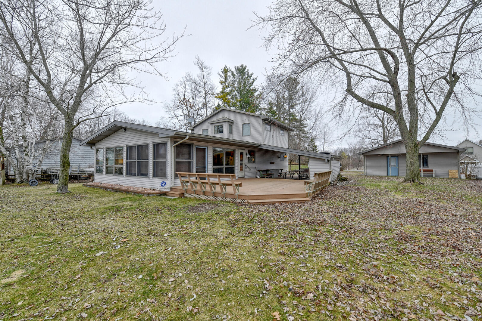 Property Photo:  9471 Peninsula Drive  MI 49332 