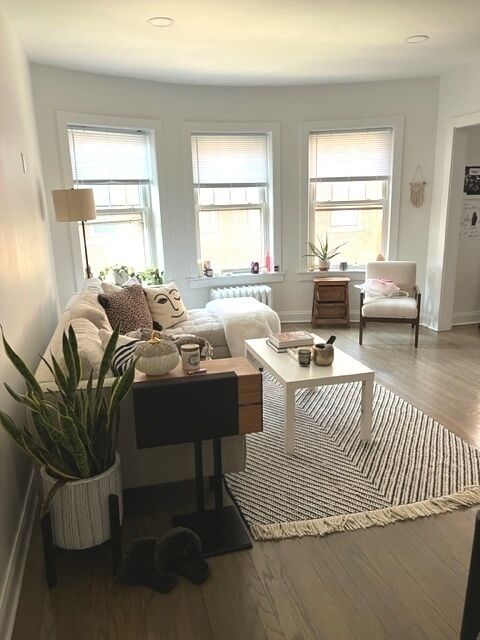 Property Photo:  1060 W Thorndale Avenue 2S  IL 60660 