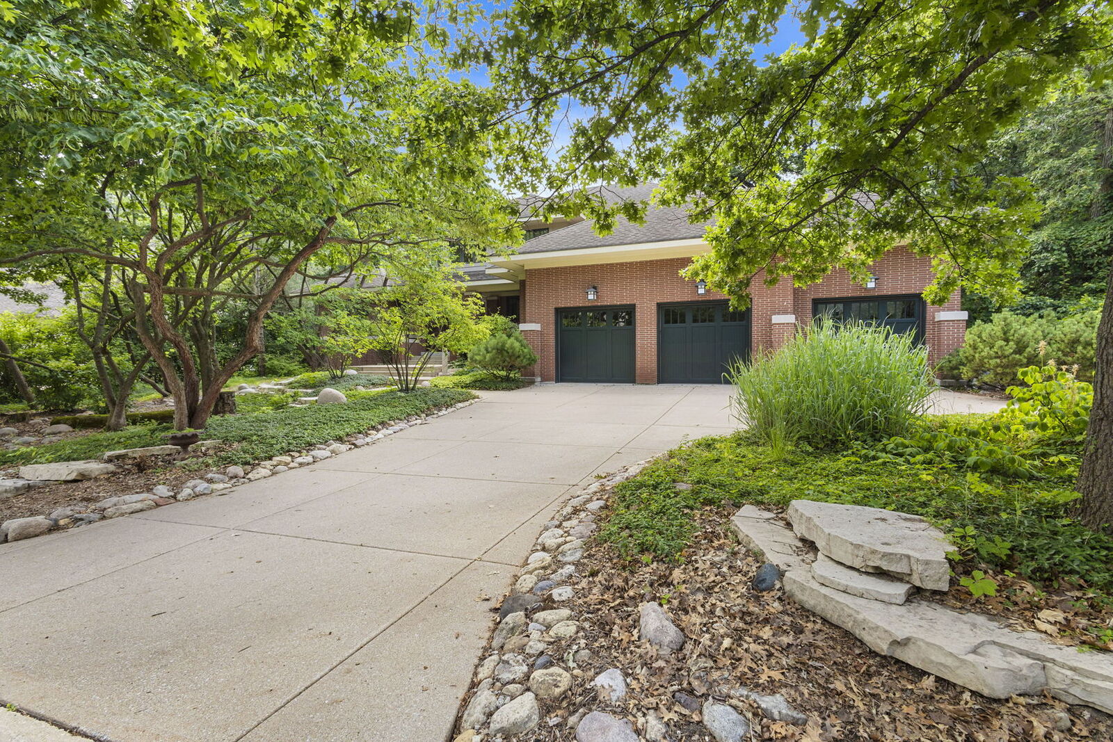 Property Photo: 8673 Timber Ridge Drive IL 60527