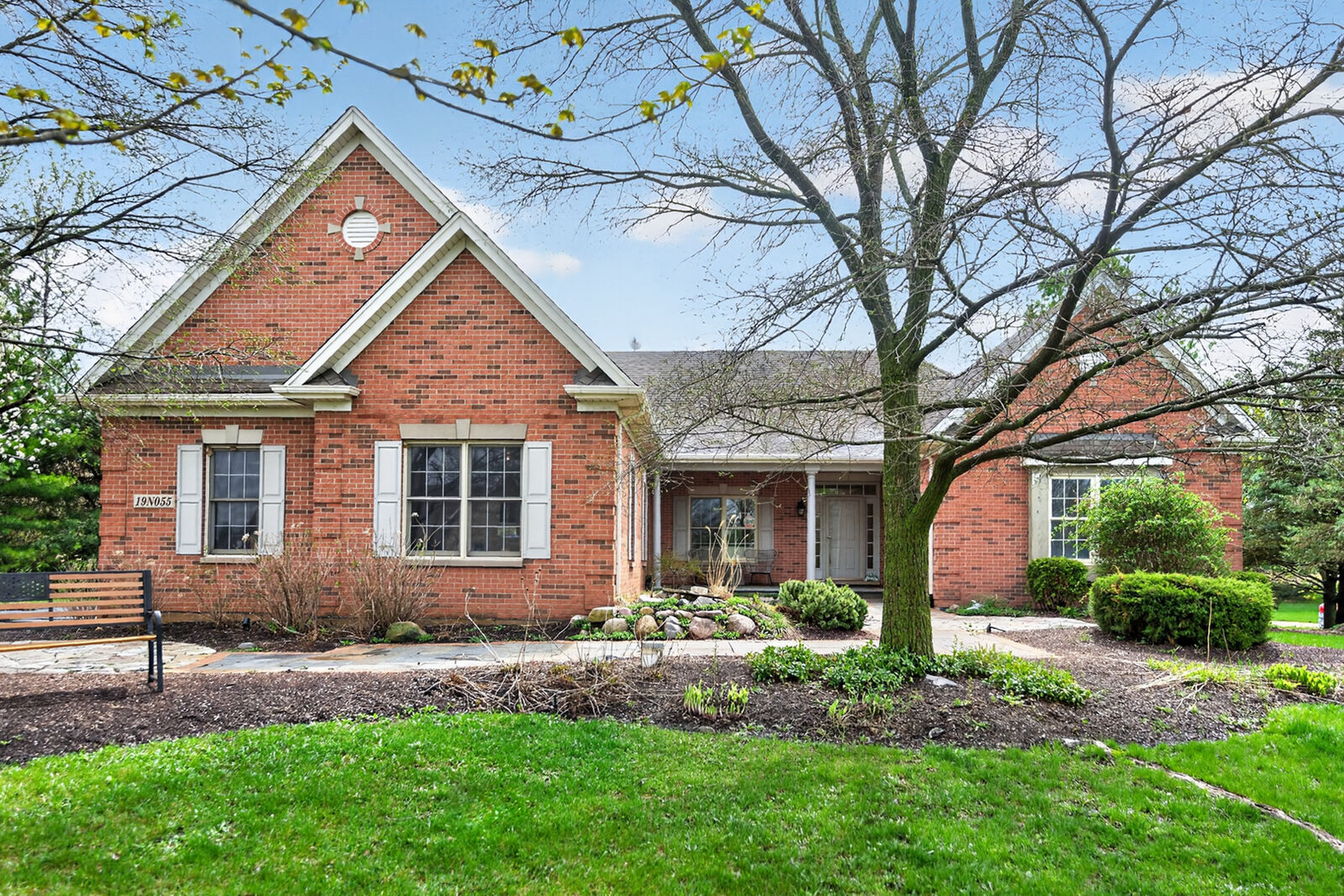 Property Photo:  19N055 Woodview Parkway  IL 60140 