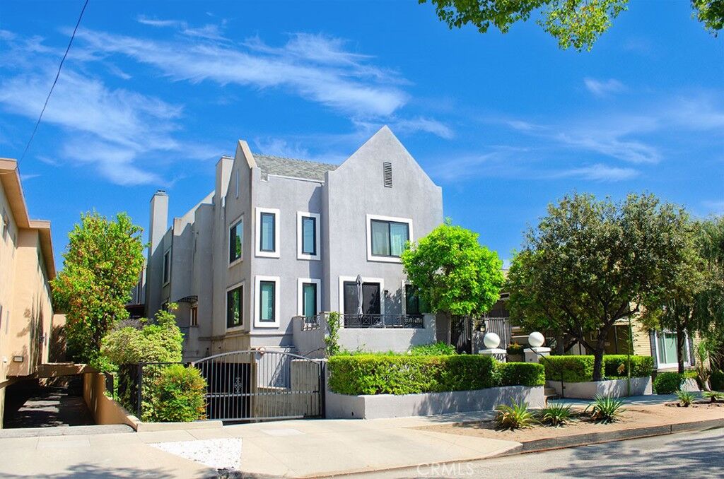 Property Photo:  240 S Mentor 2  CA 91106 