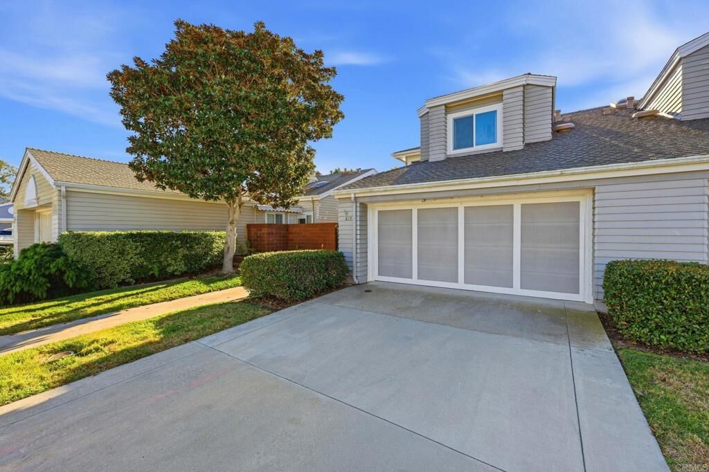 Property Photo: 819 Daphne Court CA 92011