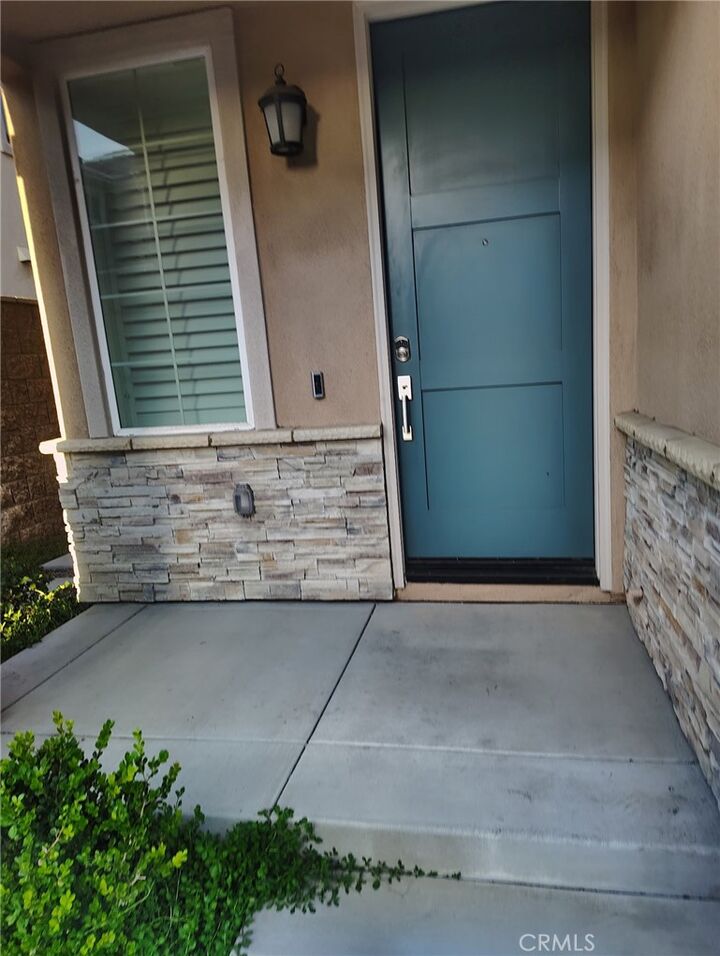 Property Photo:  15148 Ridge Lane 4  CA 92336 