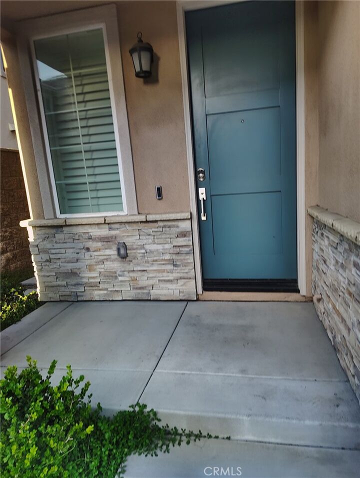Property Photo:  15148 Ridge Lane 4  CA 92336 