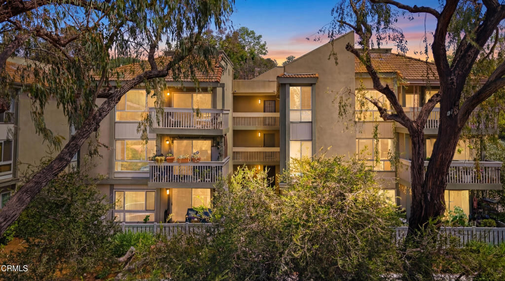 Property Photo:  254 Sequoia Court 33  CA 91360 