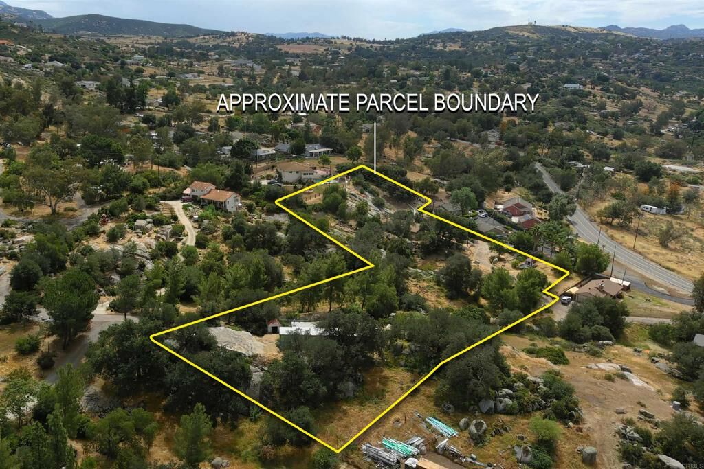Property Photo:  131 Ransom Hill Lane  CA 92065 