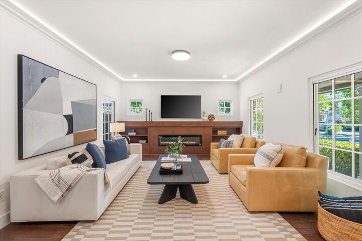 Property Photo:  1981 9th Avenue  CA 95818 