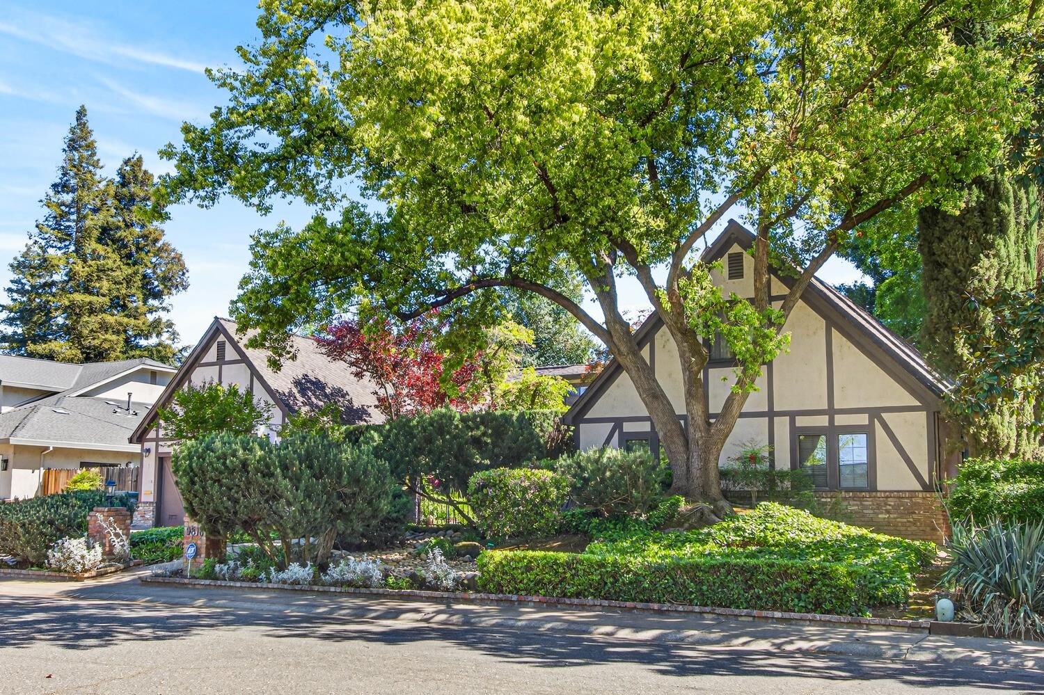 Property Photo: 9818 Mira Del Rio Drive CA 95827