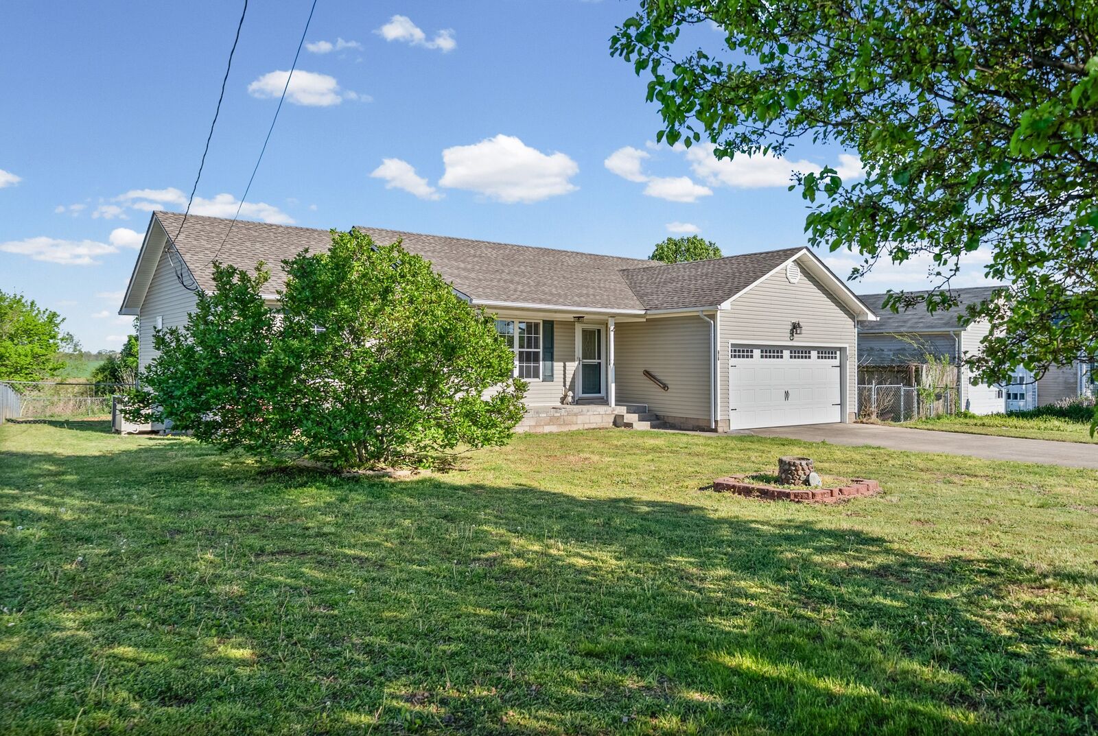 Property Photo: 715 Shetland Dr KY 42262