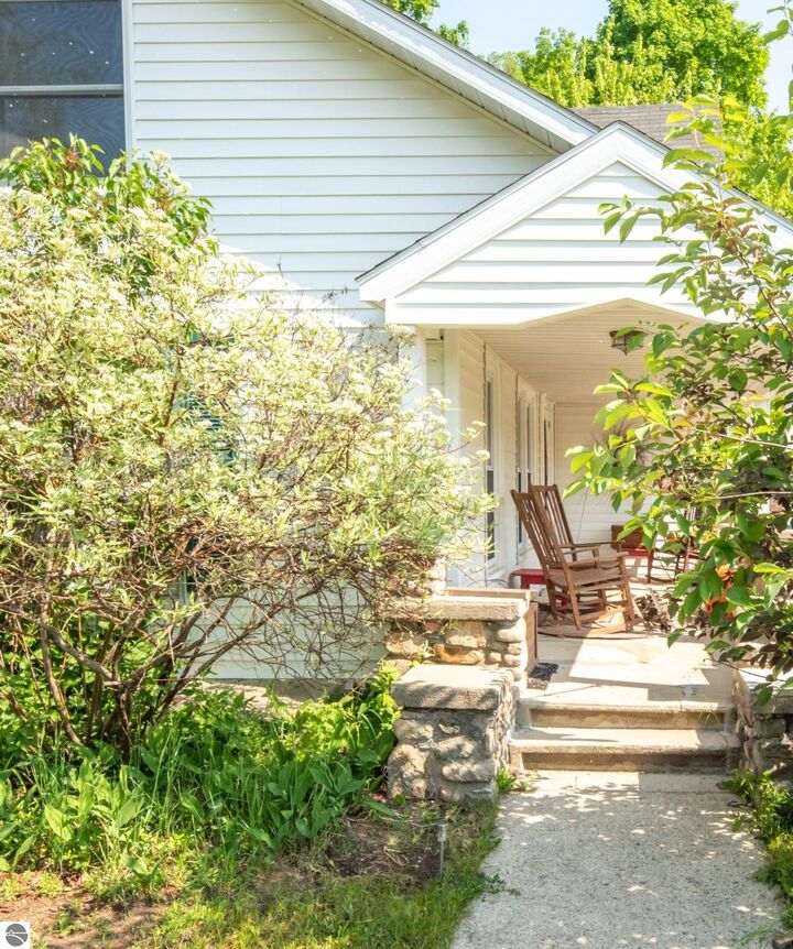 Property Photo:  903 N Bridge Street  MI 49615 
