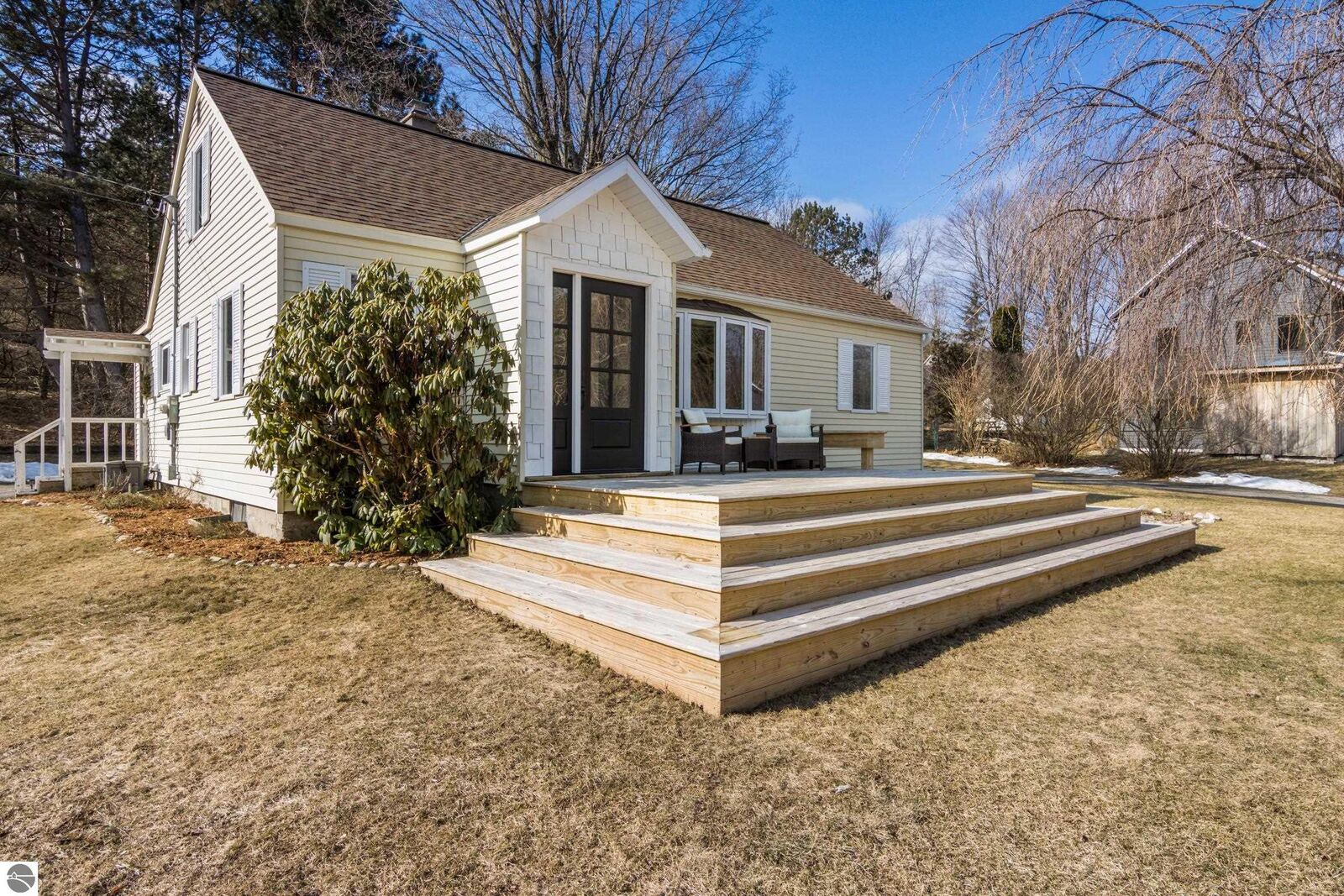 Property Photo: 10099 W Aylsworth Street MI 49630