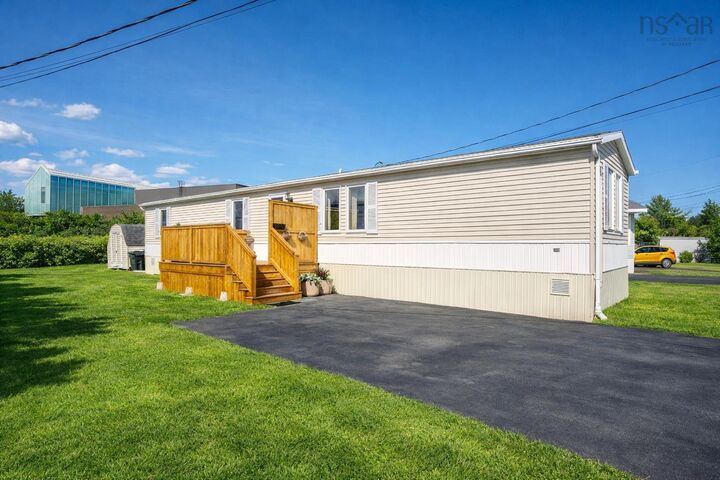 Property Photo: 6 Alderwood Court NS B3T 1B1