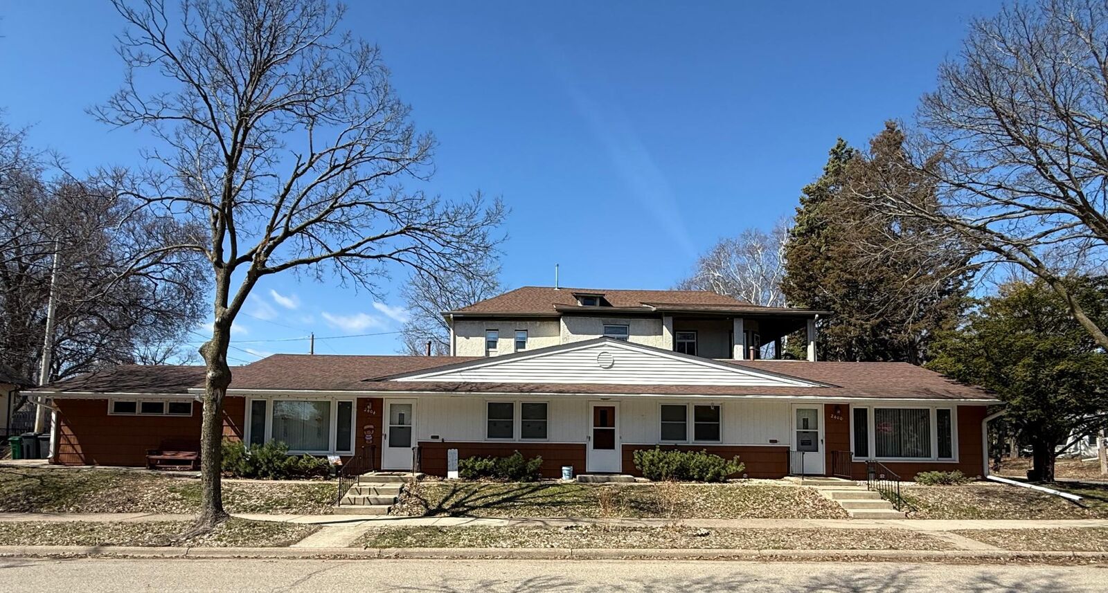 Property Photo:  2400 32nd Avenue S  MN 55406 