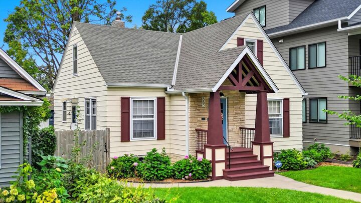 Property Photo:  865 19th Avenue SE  MN 55414 