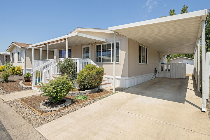 Property Photo: 3555 S Pacific Highway Spc 113 OR 97501