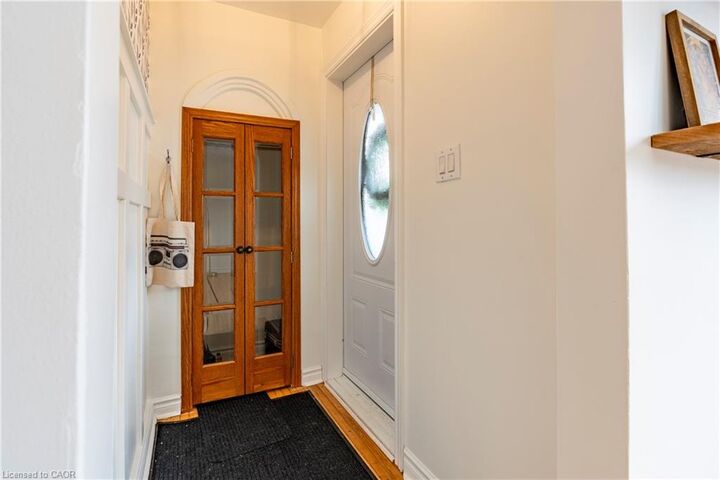 Photo de la propriété:  69 Lowrey Avenue N  ON N1R 5A4 