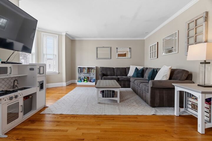 Property Photo:  760-762 E 5th St 2  MA 02127 