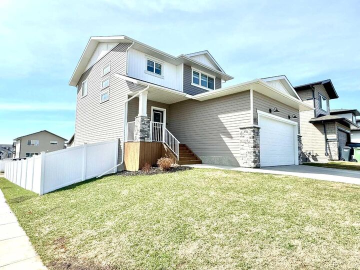 Property Photo:  14 Thayer Close  AB T4P 0W7 