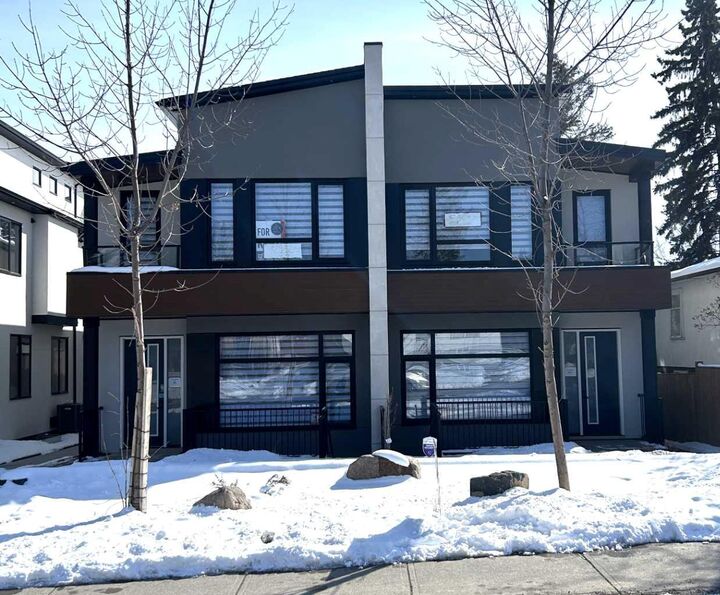 Property Photo:  129 32 Avenue NE  AB T2E 2G6 